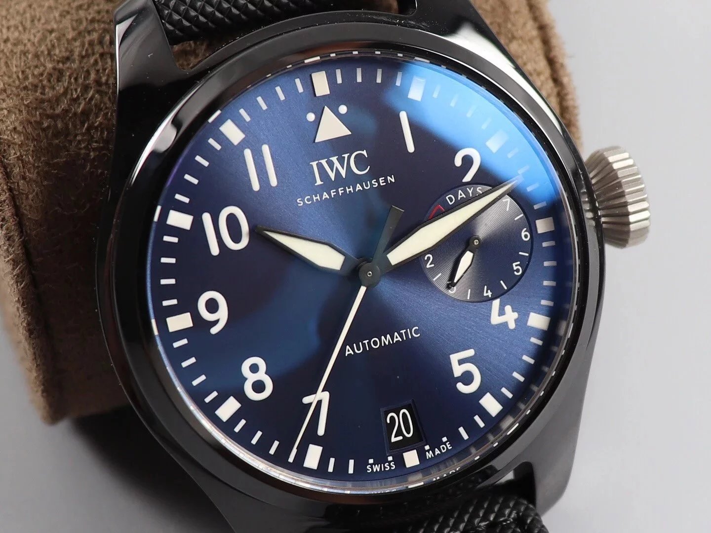 ZF出品--IWC空中霸主（大飞行员）系列男士机械手表.狂野阳刚的设计，霸气侧漏.细腻温柔的工艺，炉火纯青表