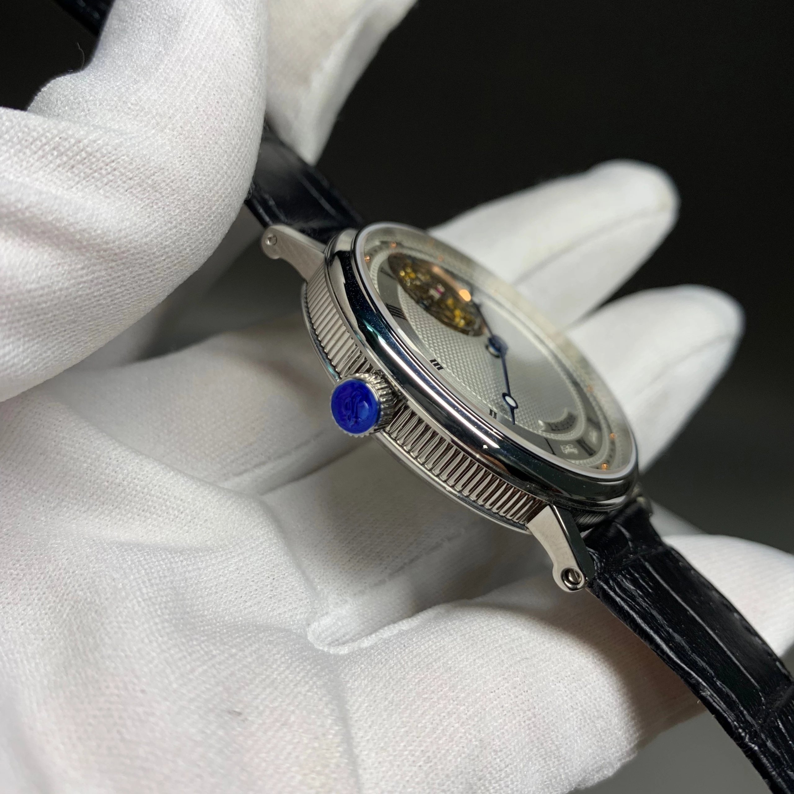 新款宝吉超薄陀飞轮腕表，41x9.5mm，手动陀飞轮机械机芯，316精钢表壳，蓝宝石镜面，烧蓝钢针