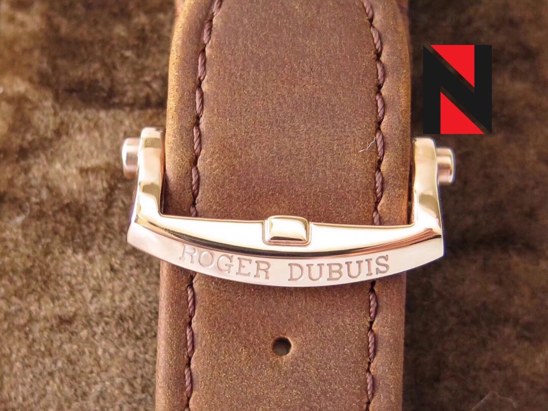 新品罗杰杜彼-Excalibur王者系列珍珠陀机芯男士皮带大胆线条时尚腕表表