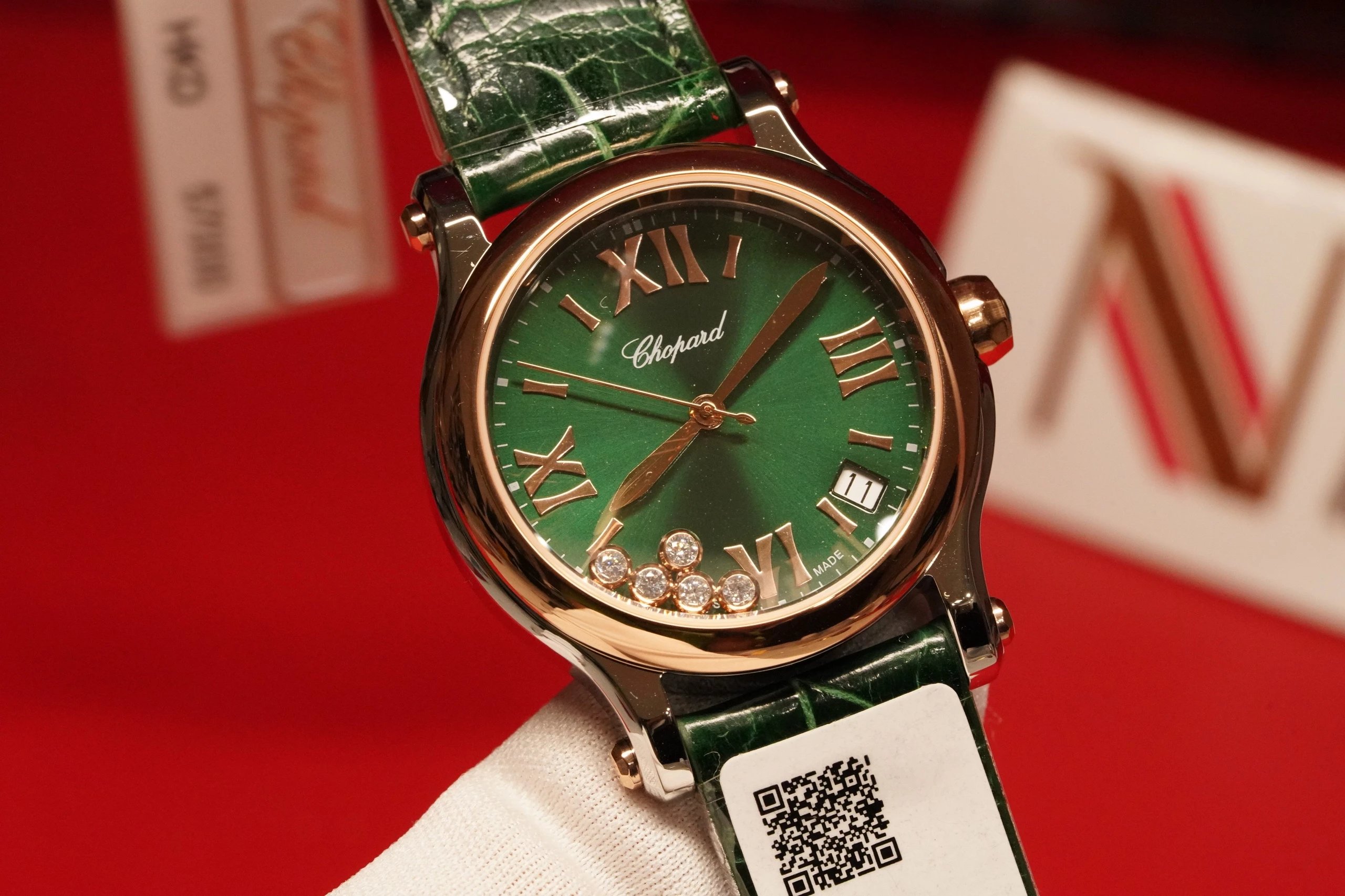 肖邦女士祖母绿皮带快乐钻石英手表，（HAPPYDIAMONDS）是肖邦旗下最具代表性的腕表