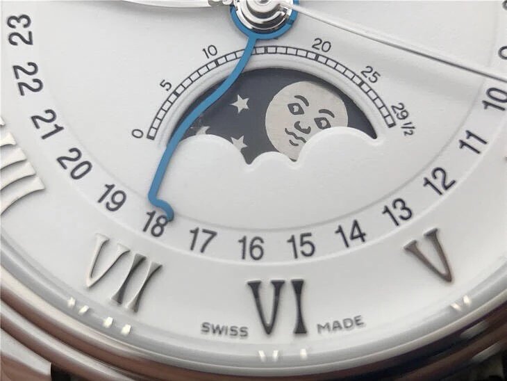 OM宝珀经典系列6654月相显示市面最高版本腕表，耗时长达20个月，攻克重重难关研发自制6654机芯，日期显示，星