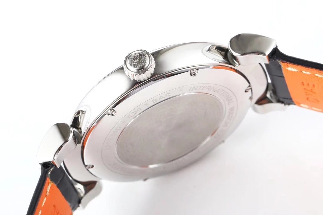 MKs新款腕表——达文西356601横空出世。尺寸40毫米X10毫米